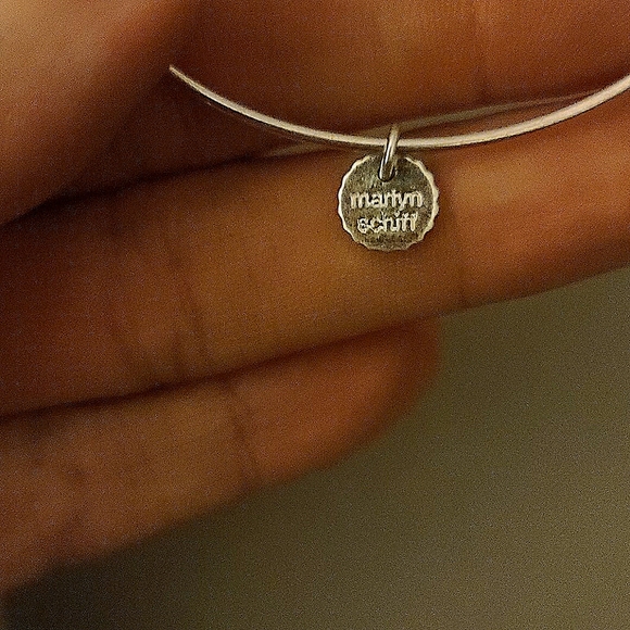 Marlyn Schiff Arrow Bracelet - Picture 6 of 6